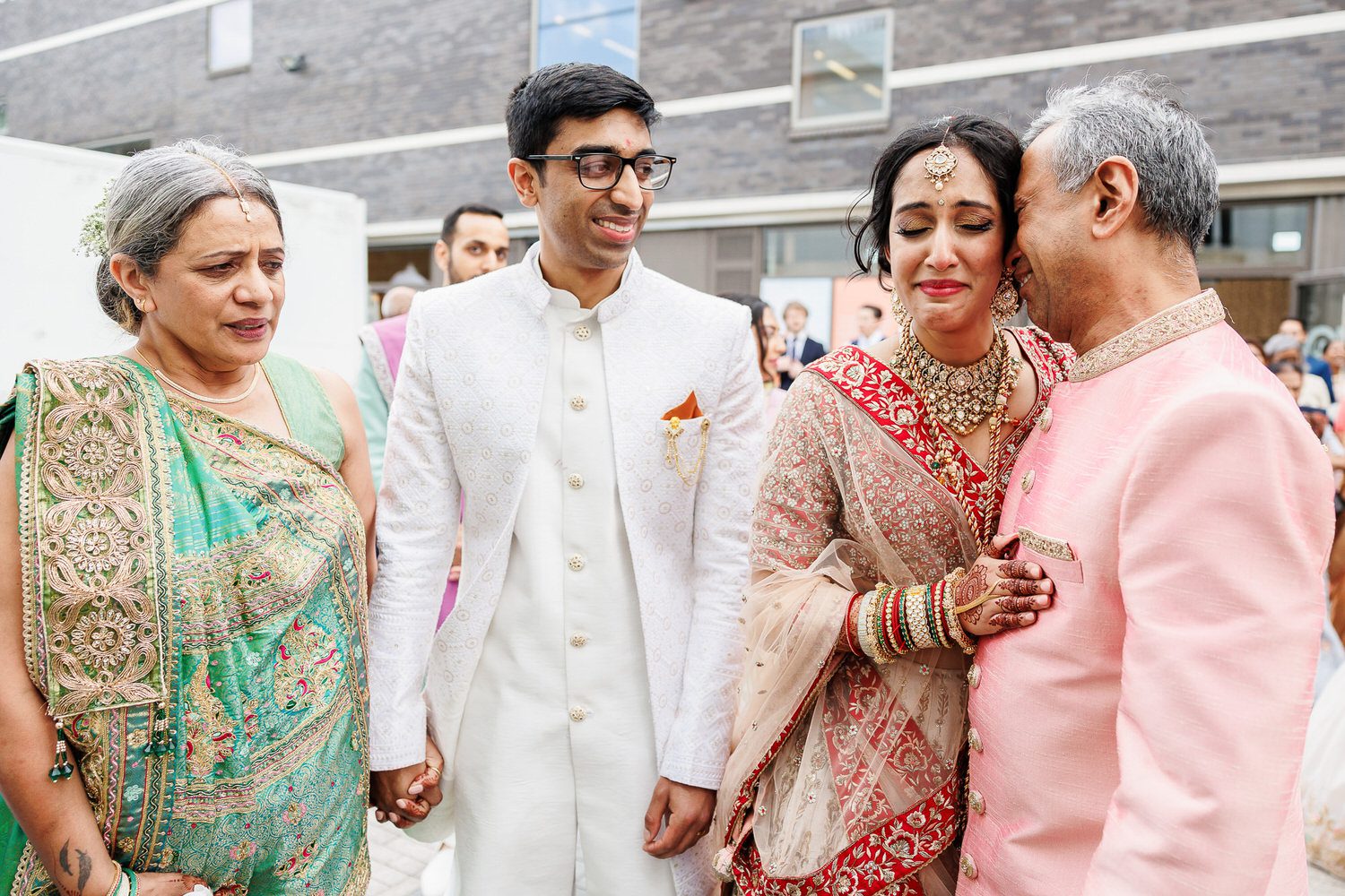 Emotional farewell between Hindu bride and her dad