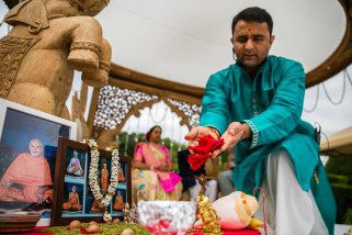 Hindu Wedding ceremony conducted by Milan Mehta