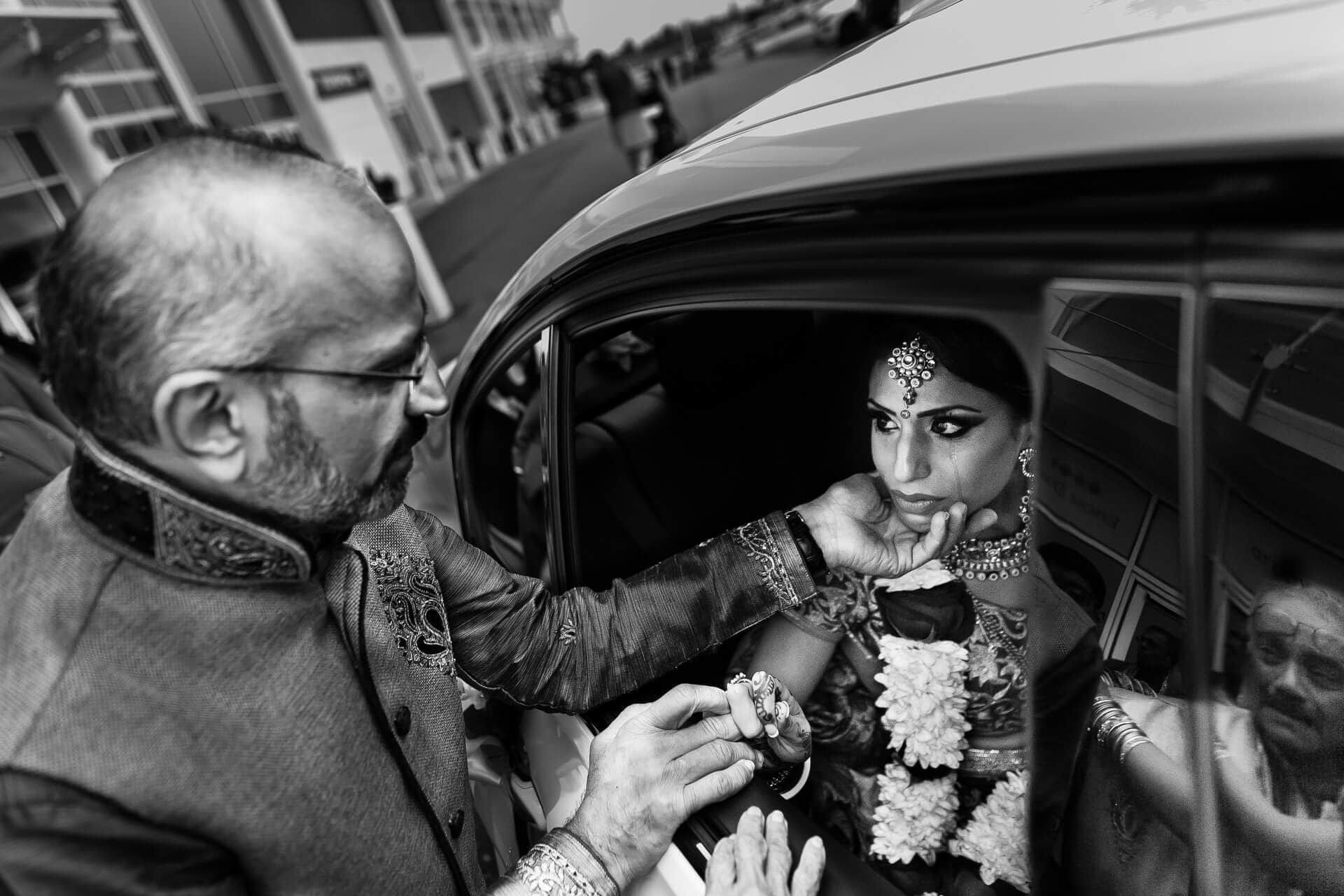 Bride crying during Vidhai ceremony