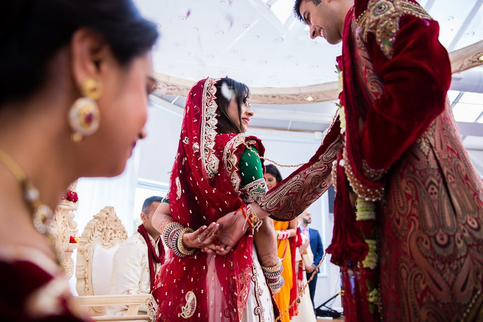 Hind Wedding bride leading the phera