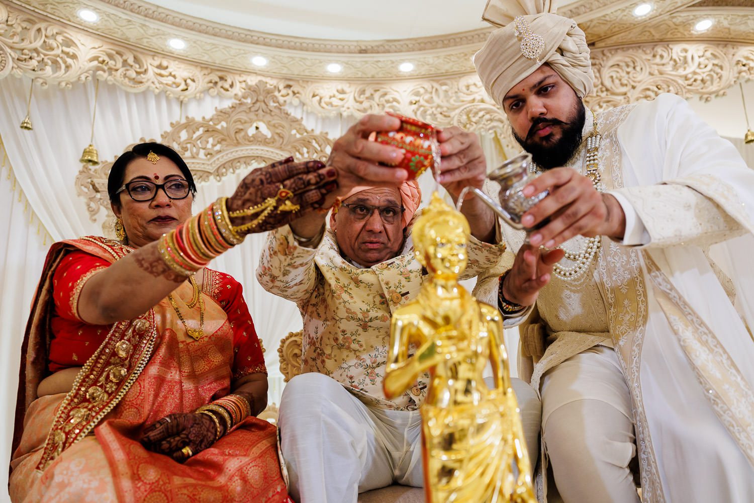 Hindu wedding ceremony at Oshwal centre