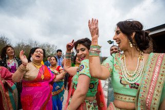 Wedding guest arrival for Hindu Wedding