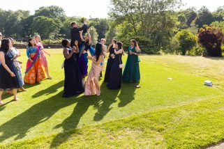 Bouquet throwing