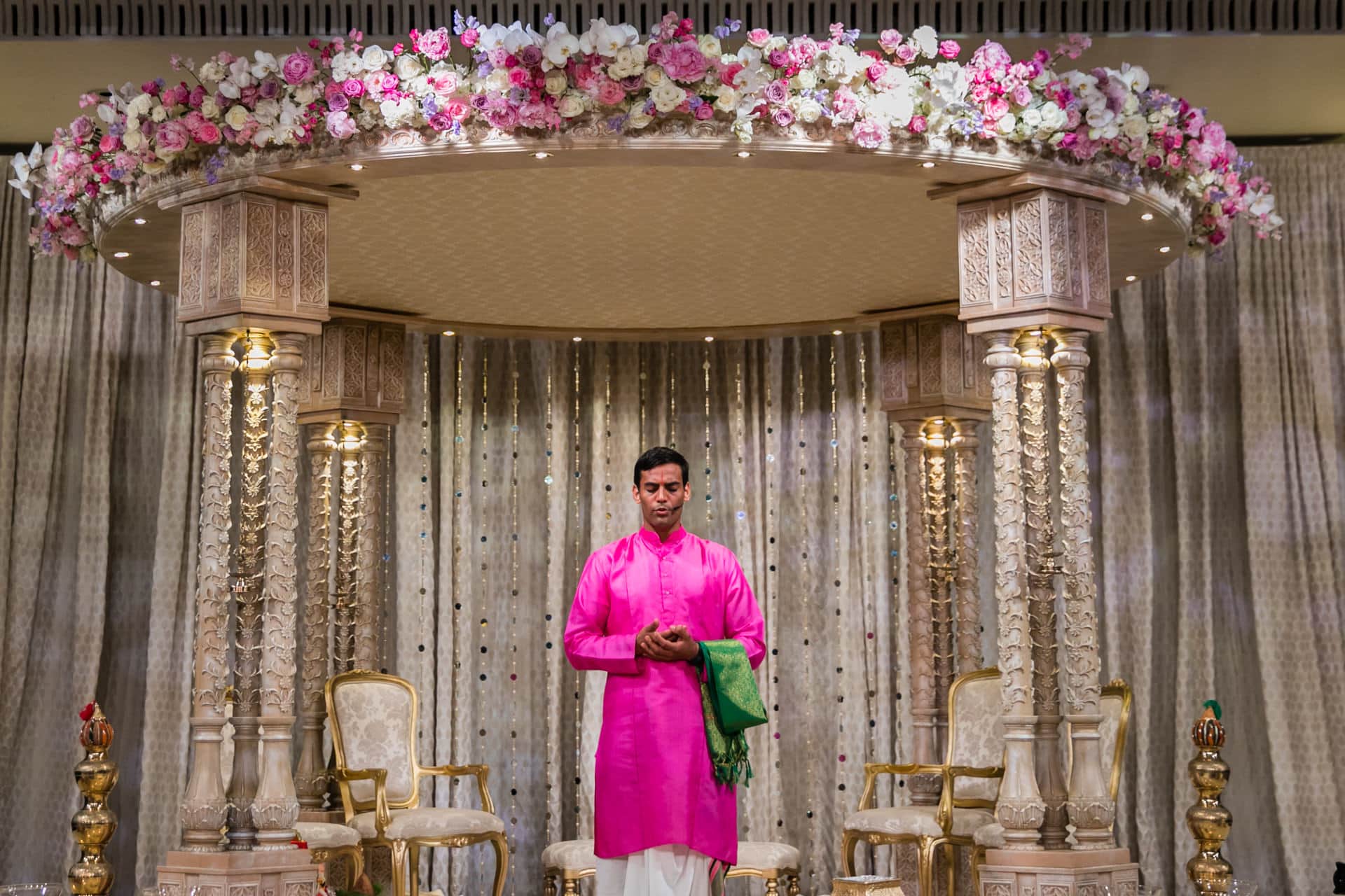 Pandit Kamal Bhai Pandey performing Hindu Wedding ceremony