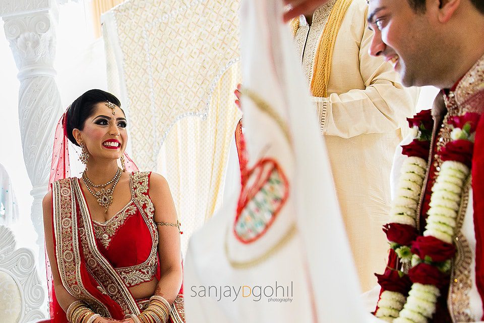 Wedding Bride and groom seeing each other for the 1st time