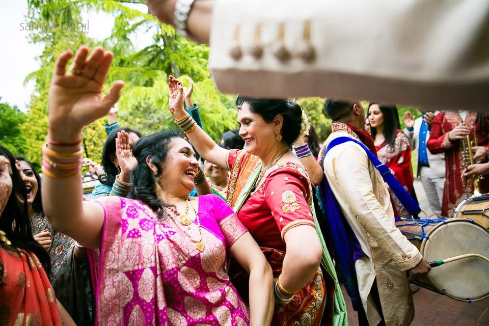 Hindu wedding guests arriving before gujarati wedding arrives
